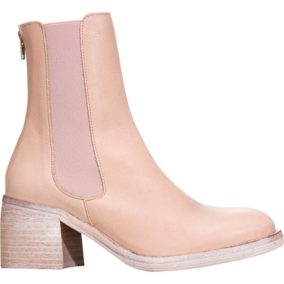 Shoes - Free People Essential Chelsea Boot